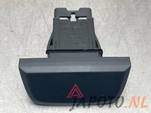 Used Panic lighting switch Isuzu D-Max (TFR/TFS) 2.5 D Twin Turbo Price € 12,04 Inclusive VAT offered by Japoto Parts B.V.