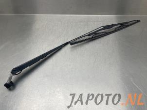 Used Front wiper arm Suzuki Swift (ZA/ZC/ZD1/2/3/9) 1.3 VVT 16V Price € 19,95 Margin scheme offered by Japoto Parts B.V.