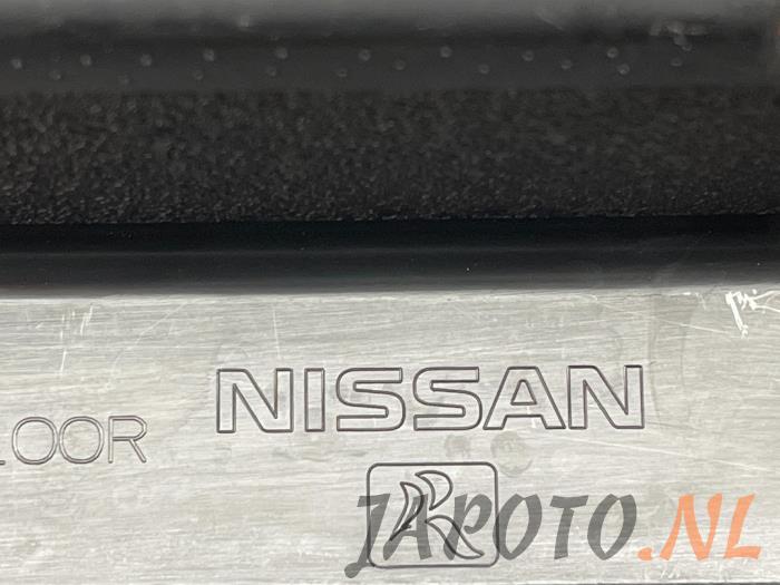 Spare wheel holder from a Nissan Note (E12) 1.5 dCi 90 2015
