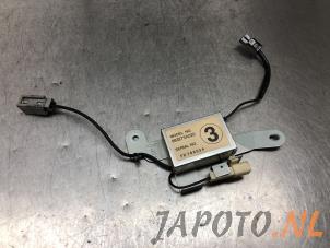 Used Antenna Amplifier Subaru Forester (SG) 2.0 16V X Price € 19,95 Margin scheme offered by Japoto Parts B.V.