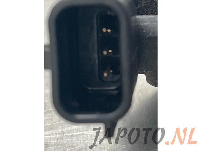 Crankshaft sensor from a Nissan Micra (K14) 0.9 IG-T 12V 2017