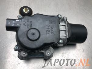 Używane Silnik wycieraczek przednich Nissan Micra (K14) 0.9 IG-T 12V Cena € 74,95 Procedura marży oferowane przez Japoto Parts B.V.
