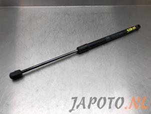 Used Rear gas strut, right Hyundai iX35 (LM) 1.6 GDI 16V Price € 19,95 Margin scheme offered by Japoto Parts B.V.