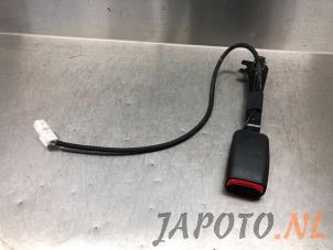 Used Front seatbelt buckle, right Hyundai iX35 (LM) 1.6 GDI 16V Price € 19,95 Margin scheme offered by Japoto Parts B.V.
