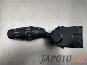 Używane Przelacznik swiatel Honda Jazz (GE6/GE8/GG/GP) 1.3 VTEC 16V Hybrid Cena € 34,99 Procedura marży oferowane przez Japoto Parts B.V.