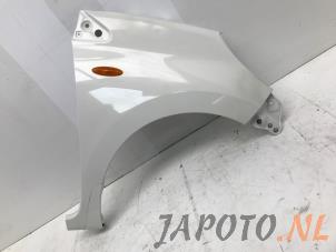 Usagé Aile avant droit Daihatsu Cuore (L251/271/276) 1.0 12V DVVT Prix € 64,99 Règlement à la marge proposé par Japoto Parts B.V.