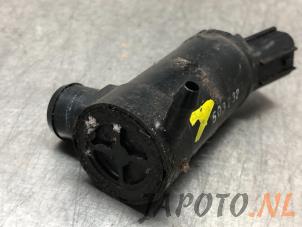 Used Rear screen washer pump Subaru Forester (SG) 2.0 16V X Price € 19,95 Margin scheme offered by Japoto Parts B.V.