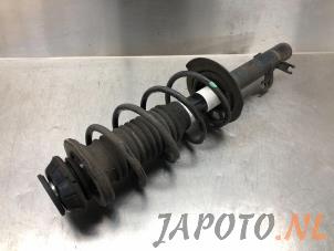 Używane Amortyzator lewy przód Toyota Aygo (B40) 1.0 12V VVT-i Cena € 39,99 Procedura marży oferowane przez Japoto Parts B.V.