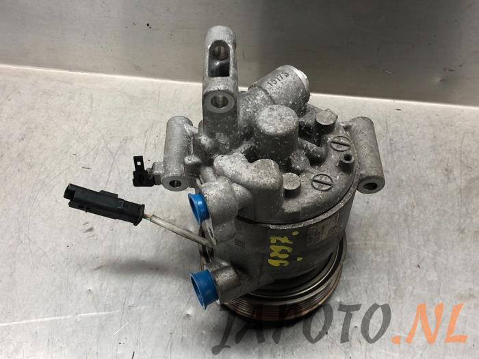 Usagé Pompe clim Toyota Aygo (B40) 1.0 12V VVT-i Prix € 52,45 Règlement à la marge proposé par Japoto Parts B.V.