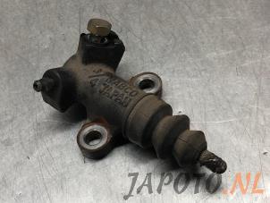 Used Clutch slave cylinder Subaru Forester (SG) 2.0 16V X Price € 14,99 Margin scheme offered by Japoto Parts B.V.