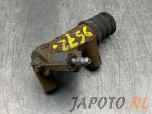 Używane Silownik sprzegla pomocniczy Toyota Yaris II (P9) 1.0 12V VVT-i Cena € 14,99 Procedura marży oferowane przez Japoto Parts B.V.