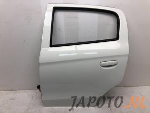 Używane Drzwi lewe tylne wersja 4-drzwiowa Mitsubishi Space Star (A0) 1.0 12V Cena € 249,00 Procedura marży oferowane przez Japoto Parts B.V.