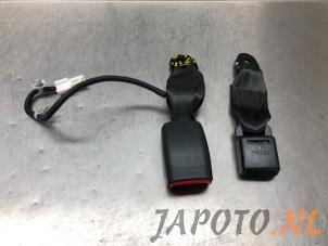 Used Rear seatbelt buckle, left Hyundai iX20 (JC) 1.4i 16V Price € 19,95 Margin scheme offered by Japoto Parts B.V.