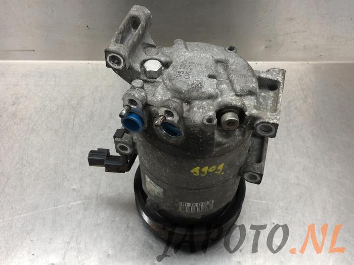 Usagé Pompe clim Hyundai iX20 (JC) 1.4i 16V Prix € 78,70 Règlement à la marge proposé par Japoto Parts B.V.