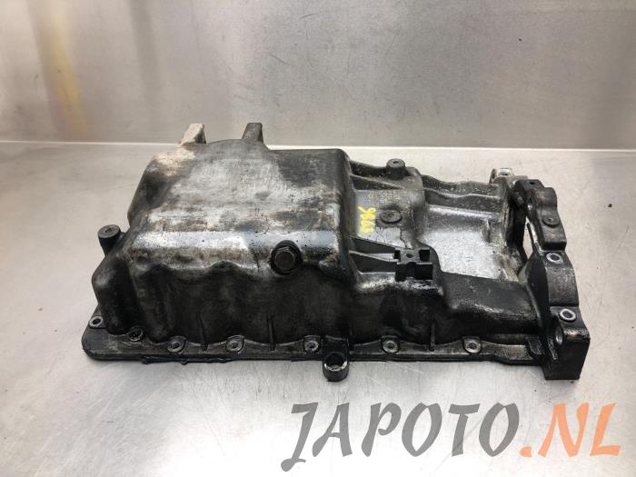 Used Sump Hyundai i30 Crosswagon (WWH) 1.6 CRDi 16V VGT HP Price € 52,45 Margin scheme offered by Japoto Parts B.V.