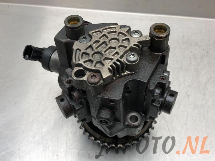 Usagé Pompe diesel Hyundai i30 Crosswagon (WWH) 1.6 CRDi 16V VGT HP Prix € 157,45 Règlement à la marge proposé par Japoto Parts B.V.