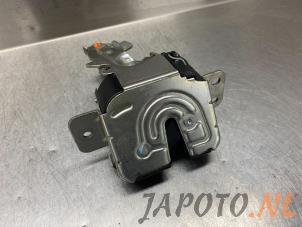 Usados Mecanismo de cierre del portón trasero Mitsubishi Colt (Z2/Z3) 1.3 16V Precio € 29,00 Norma de margen ofrecido por Japoto Parts B.V.
