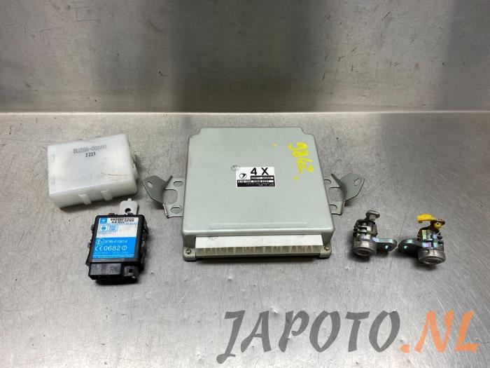 Used Ignition lock + computer Subaru Impreza II Plus (GG) 1.6 16V TS 4x4 Price € 208,95 Margin scheme offered by Japoto Parts B.V.