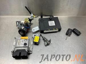 Used Ignition lock + computer Hyundai i30 (GDHB5) 1.4 16V Price € 199,95 Margin scheme offered by Japoto Parts B.V.