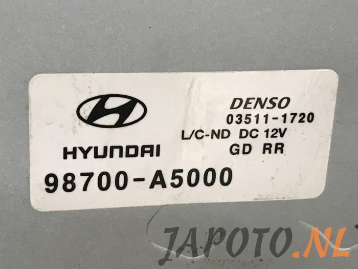 Scheibenwischermotor hinten van een Hyundai i30 (GDHB5) 1.4 16V 2016