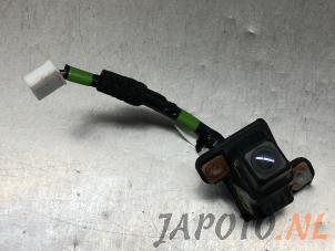 Usagé Caméra de recul Toyota RAV4 (A4) 2.0 16V VVT-i 4x4 Prix € 199,95 Règlement à la marge proposé par Japoto Parts B.V.