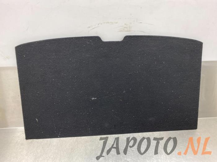 Floor panel load area from a Toyota RAV4 (A4) 2.0 16V VVT-i 4x4 2016