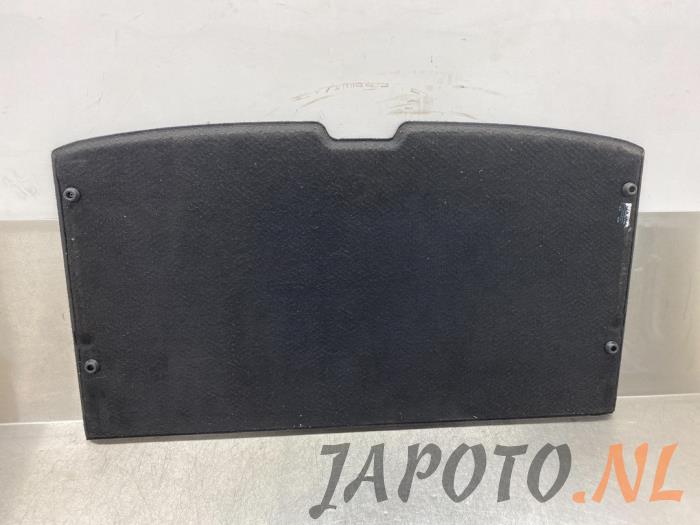 Floor panel load area from a Toyota RAV4 (A4) 2.0 16V VVT-i 4x4 2016
