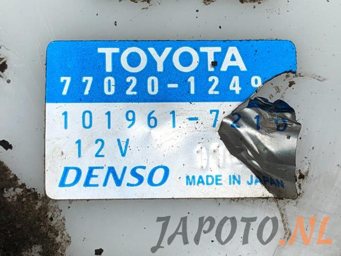 Bomba de gasolina de un Toyota Corolla (E12) 1.6 16V VVT-i 2004