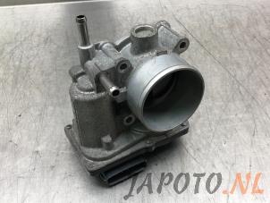 Usados Cuerpo de válvula de mariposa Toyota RAV4 (A4) 2.0 16V VVT-i 4x4 Precio € 99,95 Norma de margen ofrecido por Japoto Parts B.V.