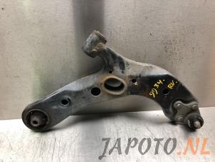 Używane Wahacz zawieszenia dolny prawy przód Toyota RAV4 (A4) 2.0 16V VVT-i 4x4 Cena € 74,95 Procedura marży oferowane przez Japoto Parts B.V.