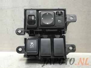 Used Mirror switch Nissan Juke (F15) 1.6 16V Price € 14,95 Margin scheme offered by Japoto Parts B.V.