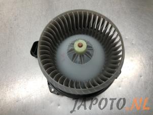 Usagé Moteur de ventilation chauffage Toyota Verso 2.2 16V D-CAT Prix € 39,95 Règlement à la marge proposé par Japoto Parts B.V.