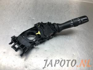 Używane Przelacznik swiatel Toyota Verso 2.2 16V D-CAT Cena € 39,95 Procedura marży oferowane przez Japoto Parts B.V.