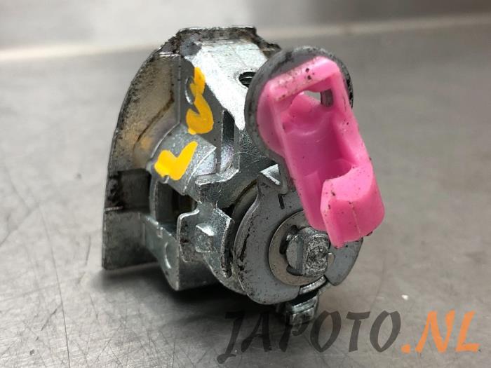 Ignition lock + computer from a Nissan Juke (F15) 1.6 16V 2011