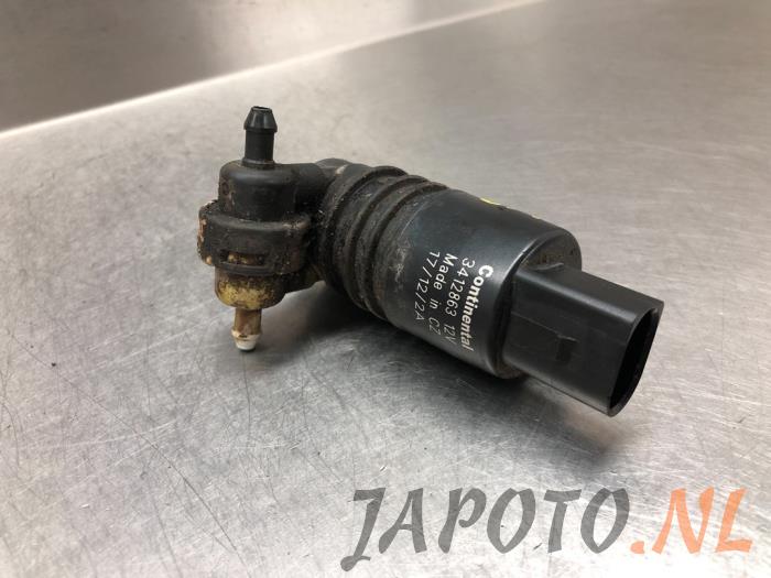 Używane Pompa spryskiwacza przód Honda Civic (FK1/2/3) 1.4i VTEC 16V Cena € 20,95 Procedura marży oferowane przez Japoto Parts B.V.