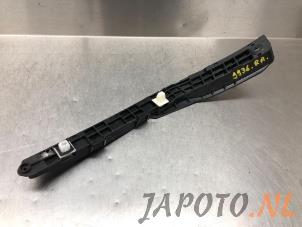 Usagé Support pare-chocs arrière droit Honda Civic (FK1/2/3) 1.4i VTEC 16V Prix € 14,95 Règlement à la marge proposé par Japoto Parts B.V.