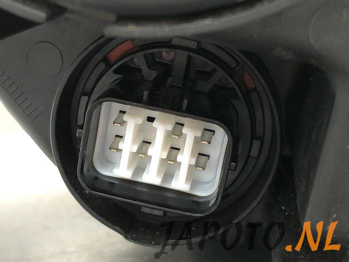Optique avant principal gauche d'un Honda Civic (FK1/2/3) 1.4i VTEC 16V 2013