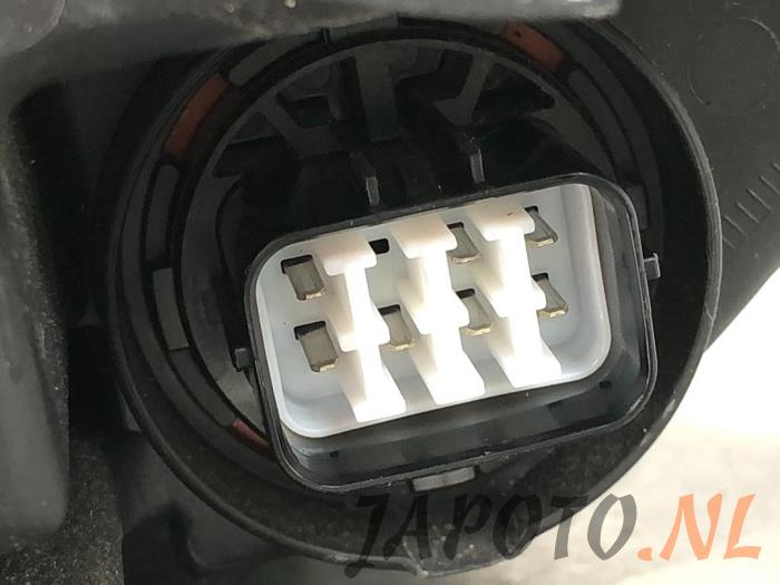 Scheinwerfer rechts van een Honda Civic (FK1/2/3) 1.4i VTEC 16V 2013
