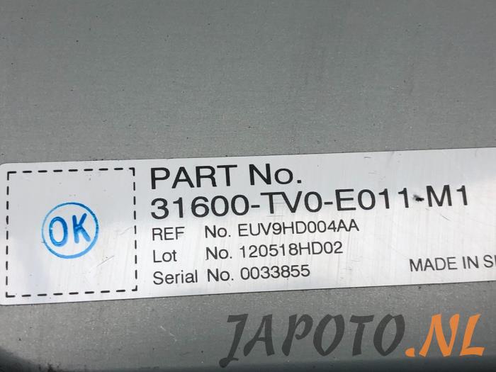 DC/CD konwertor z Honda Civic (FK1/2/3) 1.4i VTEC 16V 2013