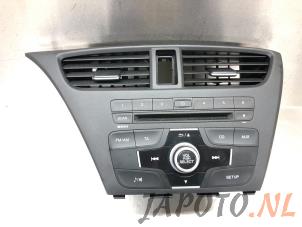Used Radio CD player Honda Civic (FK1/2/3) 1.4i VTEC 16V Price € 135,00 Margin scheme offered by Japoto Parts B.V.