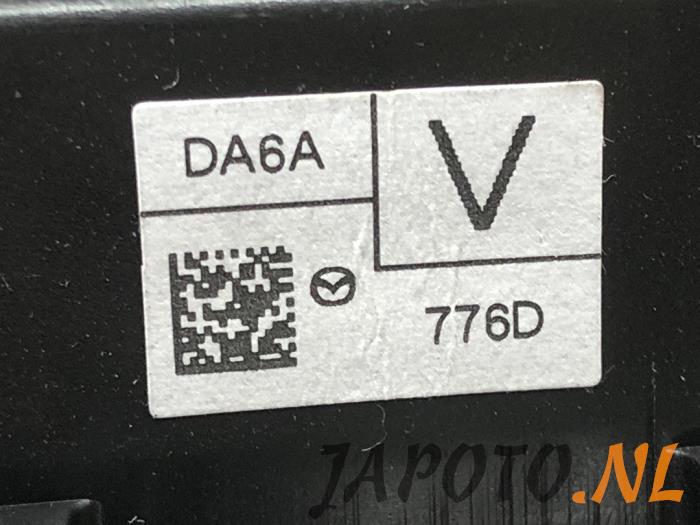 Commutateur essuie-glace d'un Mazda 2 (DJ/DL) 1.5 SkyActiv-G 90 2018