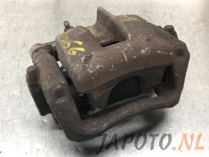 Usagé Etrier de frein (pince) arrière gauche Toyota Verso 2.2 16V D-CAT Prix € 49,95 Règlement à la marge proposé par Japoto Parts B.V.