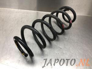 Usagé Ressort de flexion arrière Toyota Verso 2.2 16V D-CAT Prix € 19,95 Règlement à la marge proposé par Japoto Parts B.V.