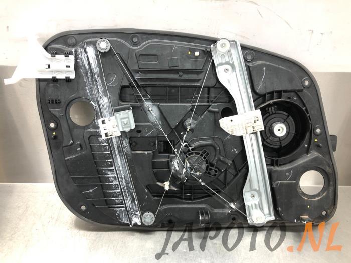 Window mechanism 4-door, front right Hyundai i30 1.4 16V - 82460A5000