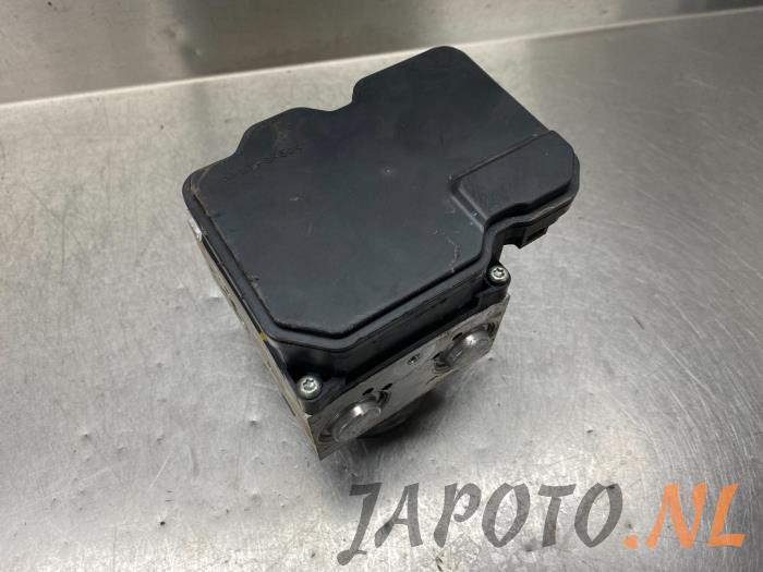 Usagé Pompe ABS Nissan Juke (F15) 1.6 16V Prix € 52,49 Règlement à la marge proposé par Japoto Parts B.V.