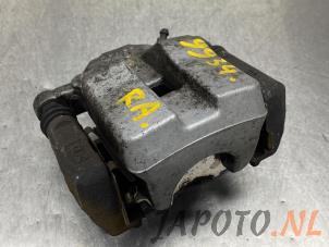 Used Rear brake calliper, right Toyota RAV4 (A4) 2.0 16V VVT-i 4x4 Price € 74,95 Margin scheme offered by Japoto Parts B.V.