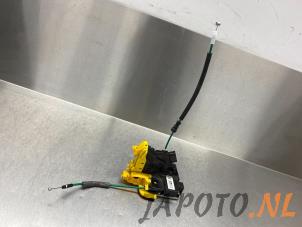 Used Front door lock mechanism 4-door, right Hyundai i30 Wagon (GDHF5) 1.6 CRDi Blue Drive 16V VGT Price € 74,95 Margin scheme offered by Japoto Parts B.V.