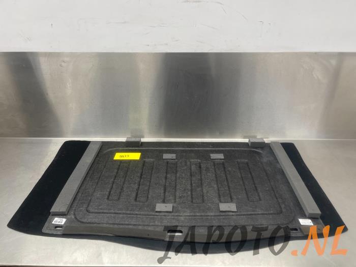 Floor panel load area from a Kia Picanto (JA) 1.0 12V 2018