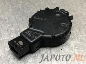 Usados Sensor de lluvia Kia Optima Sportswagon (JFF) 2.0 CVVL 16V Precio € 24,95 Norma de margen ofrecido por Japoto Parts B.V.