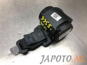 Używane Pas bezpieczenstwa srodkowy tyl Kia Optima Sportswagon (JFF) 2.0 CVVL 16V Cena € 74,95 Procedura marży oferowane przez Japoto Parts B.V.